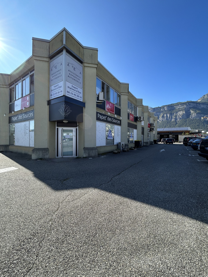 Location Immobilier Professionnel Local commercial Crolles ( 38920)